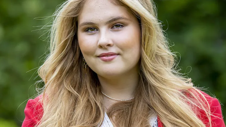 Amalia en andere rode royal blazers