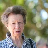Prinses Anne trekt 28 jaar oude outfit uit de kast – en hij past als gegoten | Nouveau