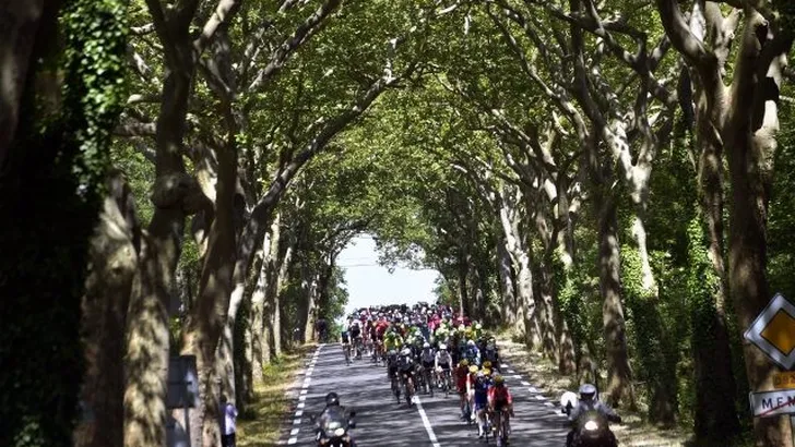Tourprimeur: alle renners na rit zes nog in koers
