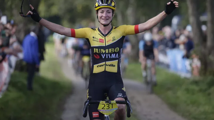 NK gravel in Epe 22 women elite