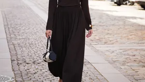 Vrouw met stijlvolle look.