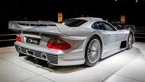 FBI legt beslag op zeldzaamste Mercedes ter wereld: Ex-Olympisch sporter blijkt drugsbaron