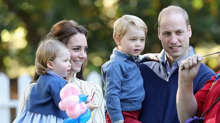 Brekend: George en Charlotte bij bruiloft tante Pippa
