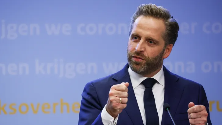 Hugo de Jonge hield opnieuw belangrijke documenten achter