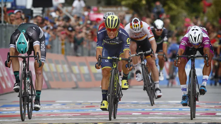 Rit Gemist: Ewan sprint tussen trulli naar ritwinst in Alberobello