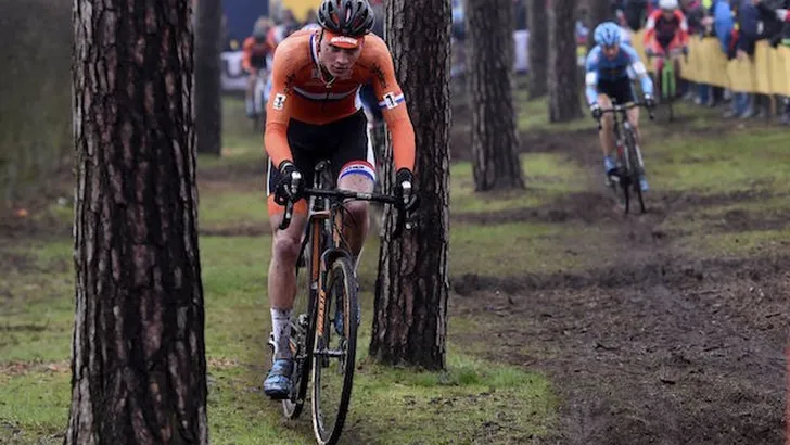 UCI laat 'oortjes' in veldrijden toe
