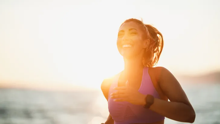 Sporten in de hitte: verbrand je dan écht extra calorieën?