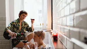 Geen alcoholist, maar wel elke avond een wijntje? Welkom in de 'grijze zone' (en zo kom je eruit)