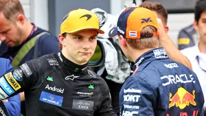 Oscar Piastri samen met Max Verstappen van Red Bull