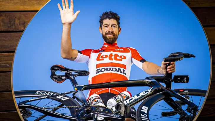 photoshoot of the Lotto Soudal cycling team 2022