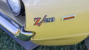 Niemand weet hoe deze klassieke Camaro Z28 op de bodem van een meer belandde