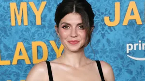 People We Meet on Vacation-actrice Emily Bader op de première van My Lady Jane in LA