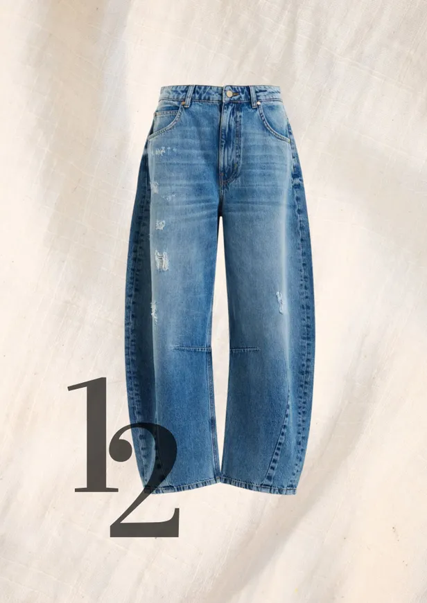 Essentiel Antwerp – Blauwe biokatoenen versleten jeans met cropped barrelpijp