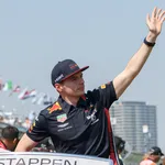 'We moeten stoppen met juichen voor belastingontwijkende Max Verstappen'