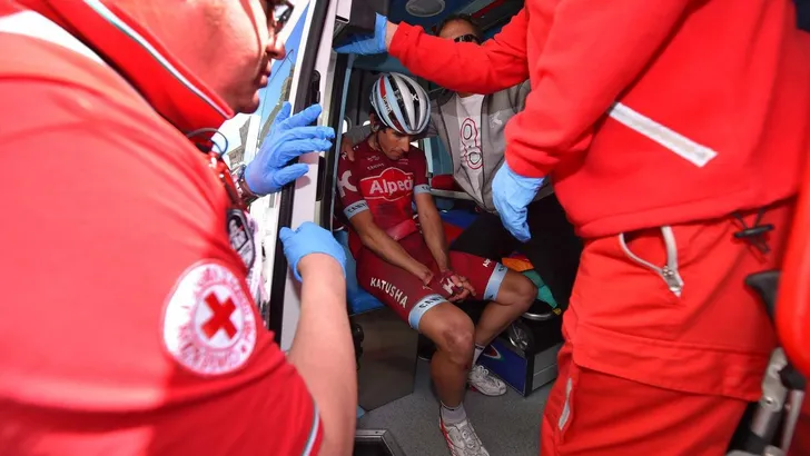 Giro d'Italia: Losada geeft niet op na schouder uit de kom 