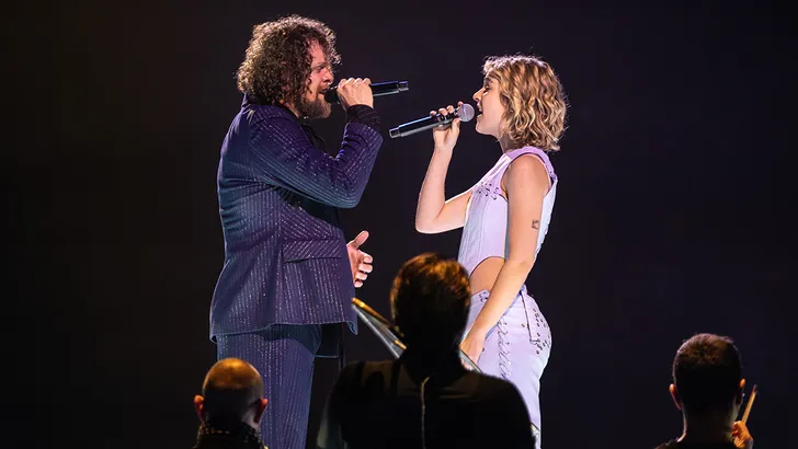 Marcel Veenendaal en Pommelien Thijs tijdens De Vrienden van Amstel LIVE 2025