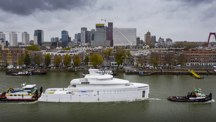 Feadship 708