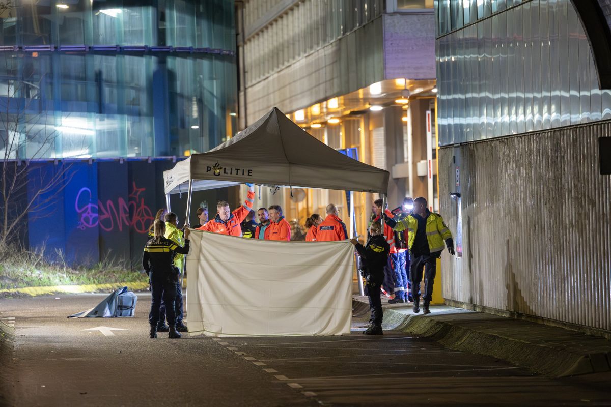 Schietpartij Amsterdam Nieuw-West: 19-jarige overleden