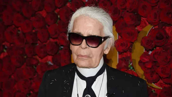 Karl Lagerfeld onherkenbaar door nieuwe look