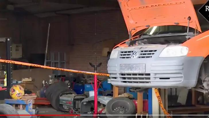 Immense partij chemicaliën naar buiten geloodst in Rijen