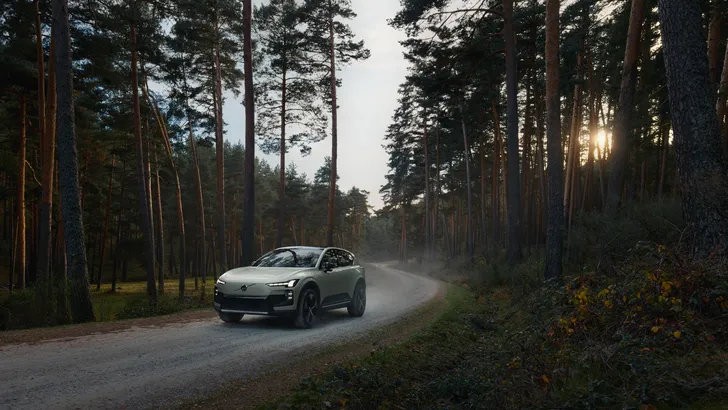 Volvo onthult elektrische EX60 Cross Country met extra bodemvrijheid en 640 km actieradius