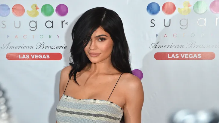 'Onbekende' Kardashian-nicht lijkt sprekend op Kylie Jenner
