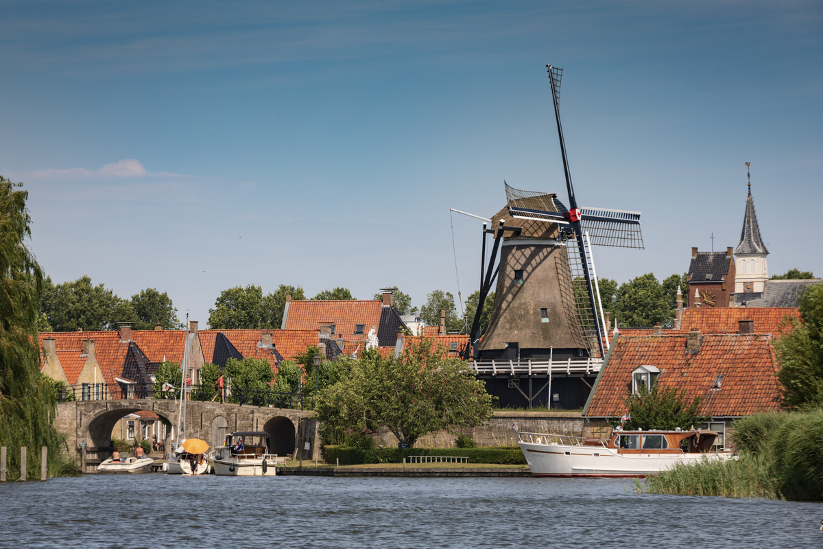 Het Friese alternatief voor Giethoorn: waarom je deze zomer naar de kleinste Elfstedenstad wilt