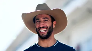 Daniel Ricciardo door het slijk gehaald voor 'seksistisch' interview