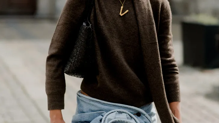 Amper 13 euro en toch zo chique: dit bruine huispak van Action vliegt nu de winkels uit