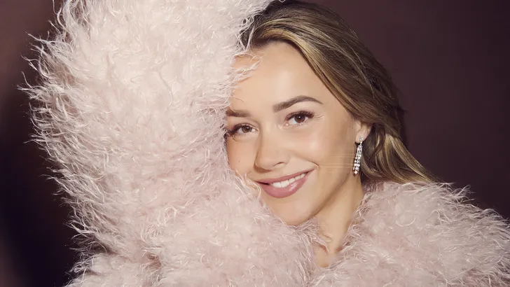 Na heftig jaar wil Emma Heesters liever voor zichzelf zijn: 'Niet constant maar denken: ik moet presteren'