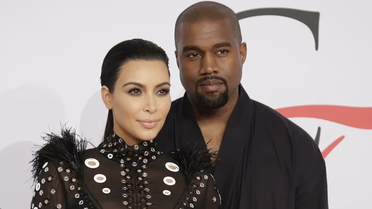Kanye West door het stof na opmerkelijke uitspraken over vrouw Kim Kardashian