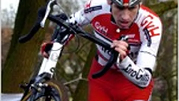 Nijland boekt zege bij rentree