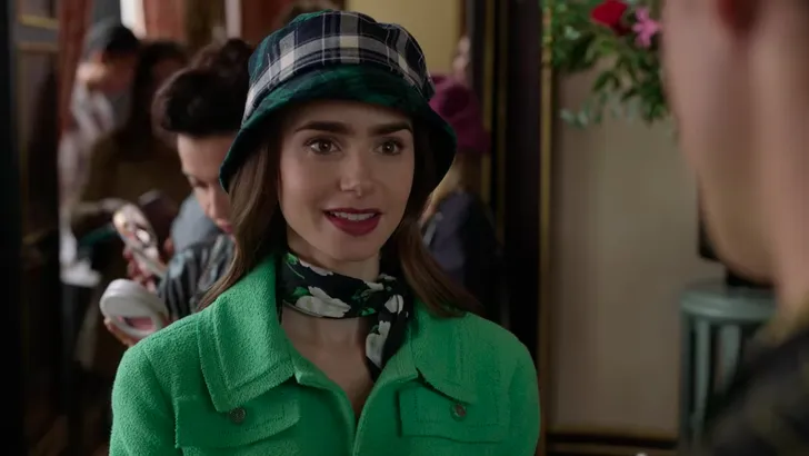 Emily in Paris bucket hat