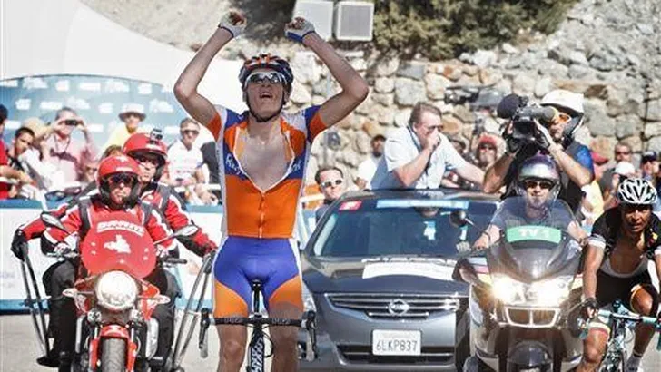 GESINK SLAAT TOE IN CALIFORNIË (VIDEO)