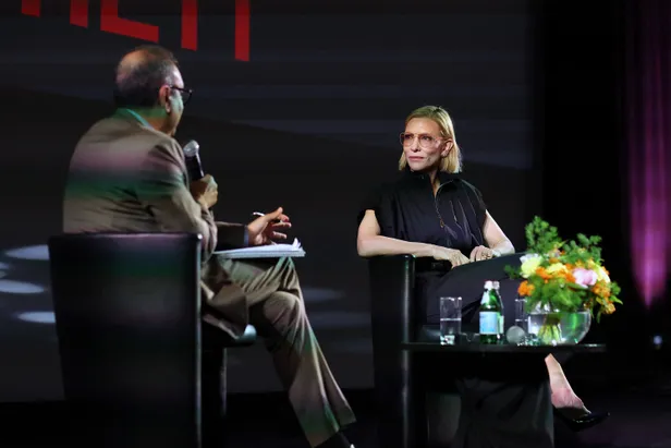 Cate Blanchett tijdens een masterclass op het filmfestival in Cannes 2026.