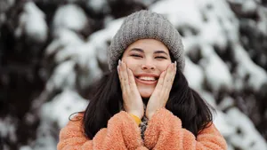 Oeps: Deze 5 'onschuldige' gewoontes verpesten je winterhuid (en zo fix je het)