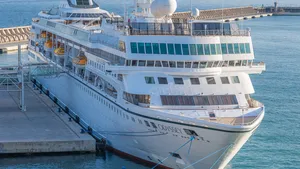 Koppel verkoopt auto en huis om permanent op een cruiseschip te wonen en deelt de totale kosten