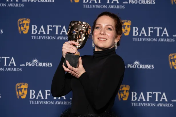 Katherine Parkinson wint award voor beste actrice in een komedie