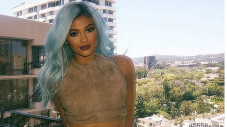 Kylie Jenner spot met zichzelf