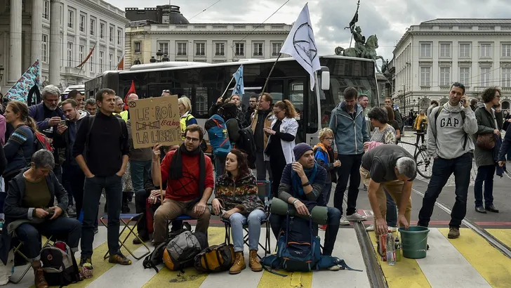 Belgische politie boos dat linkse demonstranten worden voorgetrokken