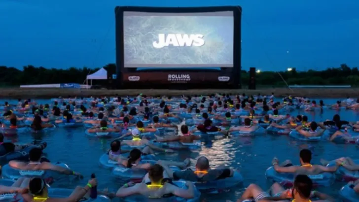 Durf jij het: 'Jaws' in een zwemband op open water kijken