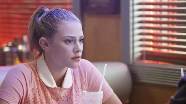 Waarom je je drankje nooit meer met een rietje moet drinken