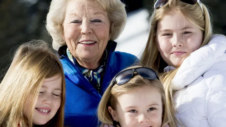 Zó noemen de drie prinsesjes hun grootmoeder, prinses Beatrix