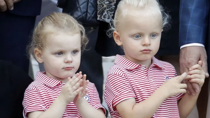 Monaco: royal twins bij galadiner!