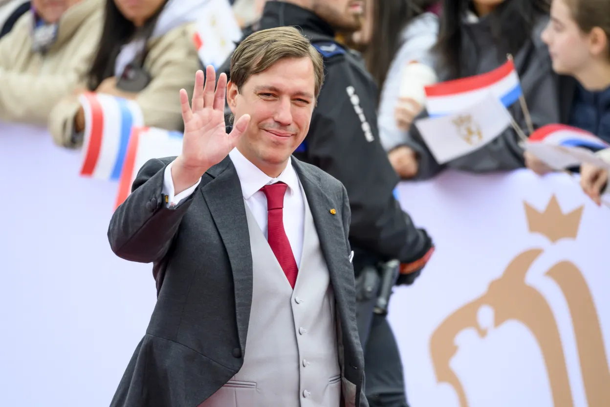Royal uitvreters: Prins Louis van Luxemburg bij de troonwissel, 2025.