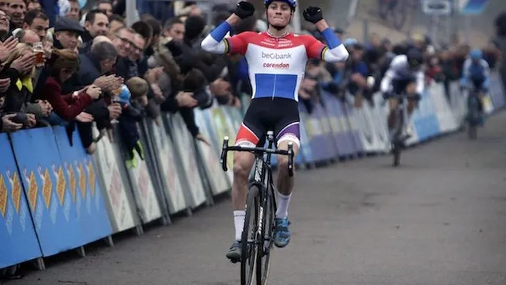 Van der Poel wint ook de wereldbekercross van Namen
