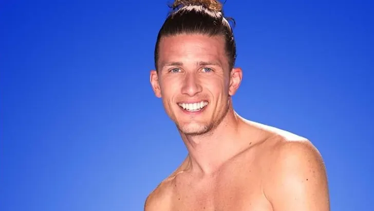Love Islands Donny