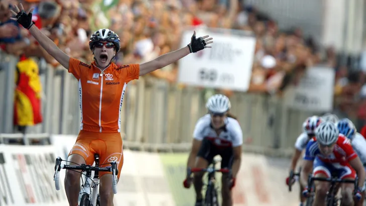 Retro: Marianne Vos voor het eerst wereldkampioene op de weg in Salzburg