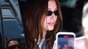 Hailey Bieber - h&m sportvest