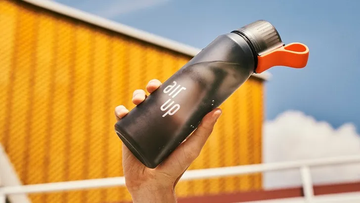 Win een hippe waterfles met geurpods!